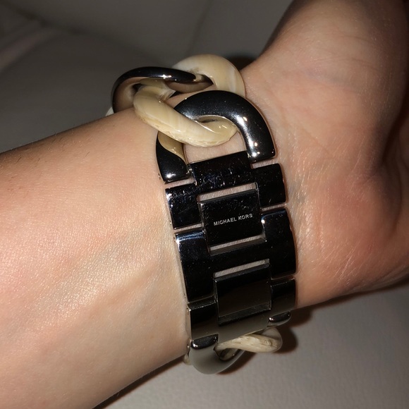 Michael Kors Silver ivory Twist Bracelet Watch - Picture 4 of 6